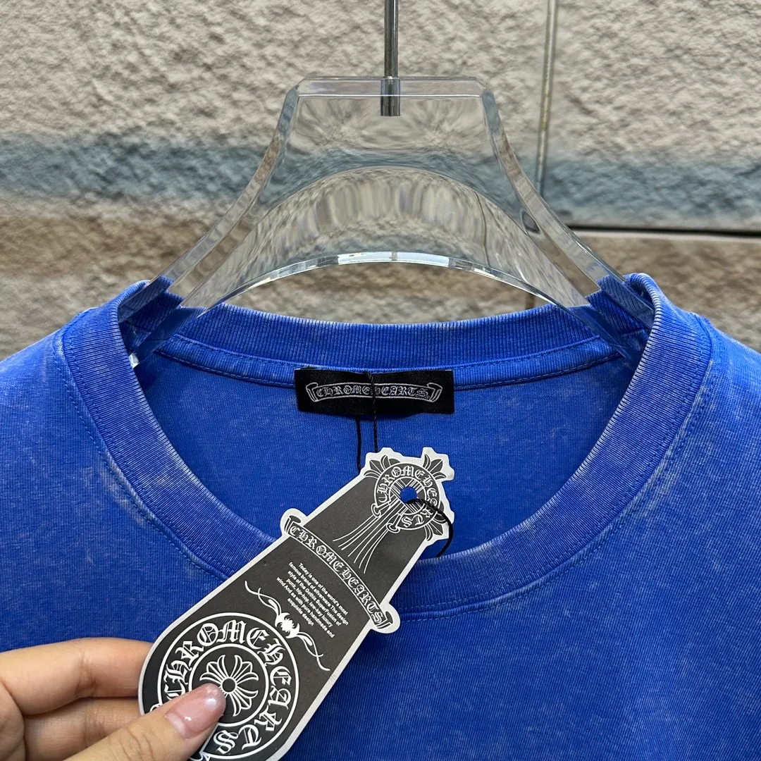 🅿️180 CH Crow Heart* 2025 spring and summer new style Snowflake distressed washed retro round neck short sleeves Chest logo Horseshoe print Customized fabric Short-sleeved T-shirt Unisex Size: S M L XL XXL Color: Snowflake Black Snowflake Gray Snowflake Pink Snowflake Blue